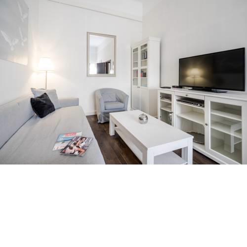 BpR Home of Beauty with balcony & A/C