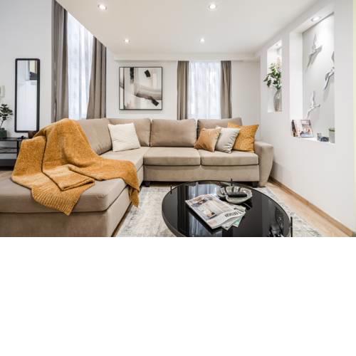 BpR Luxurious & Stylish Duplex Home