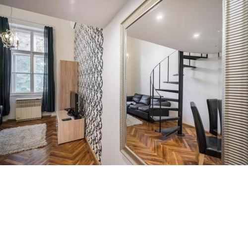 BpR Robinia Downtown Apartment