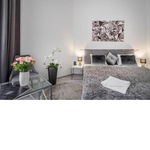 BpR VOGUE Design Suite with A/C & balcony