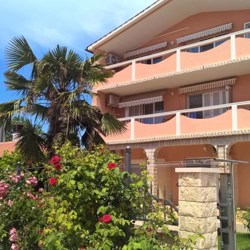 Bracak Apartments