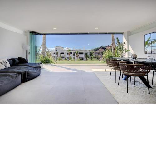 Brand New, Elegant Ground Floor One Bed Apartment