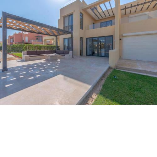 Brand-New Family House in Tawila El Gouna Lagoon and Pool Access