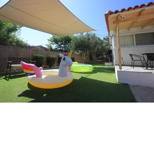 Brand new house with garden, next to the beach