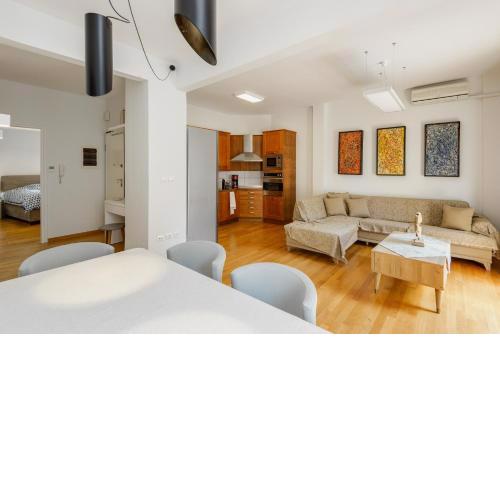 Brand-New Modern flat in Heart of city