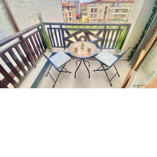 Bratanov Royal Palm Apartments