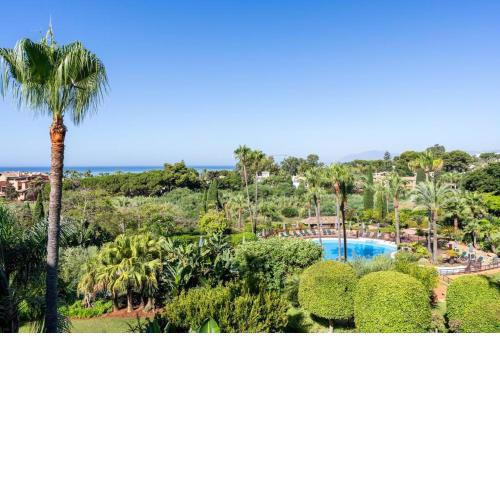 Breath taking views at Las Brisas, 3BR Flat w/Pool