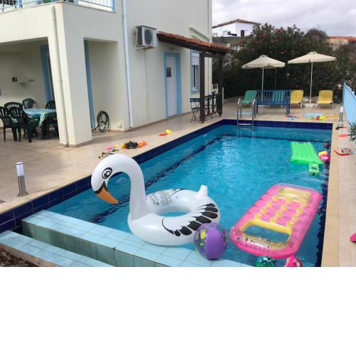 Breathtaking sea and Mountain views with Private pool, Peace full relaxing Villa with WiFi near Shops and Restaurants