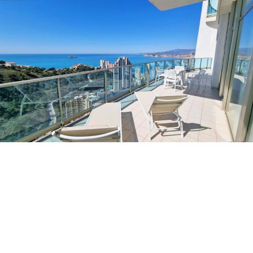 Breathtaking sea views apartment with private terrace