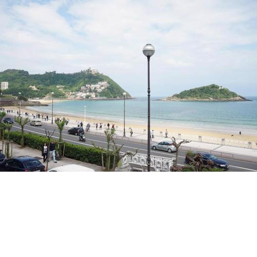 BREATHTAKING TERRACE VIEWS in luxury apartment - by www,SanSebastianApartments,es