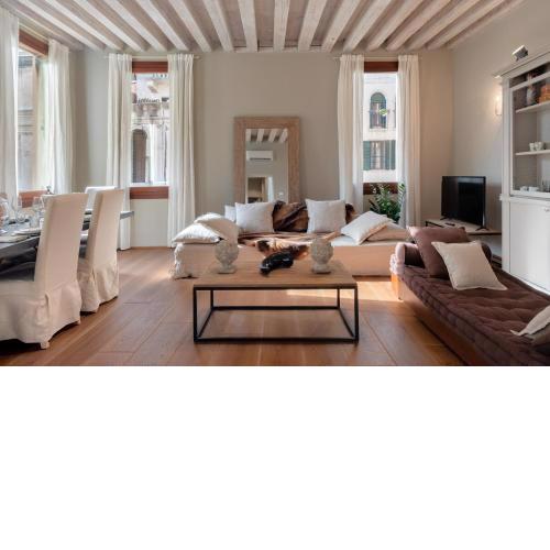 Bridge of Sighs Luxurious Apartment