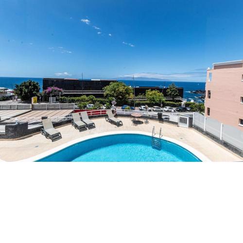 Bright 2B Apt 5min from beach