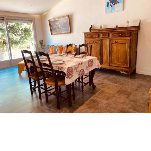 Bright airy family style close to the beach