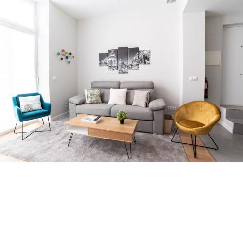 Bright and Airy 2 Bedroom Apartment in Madrid