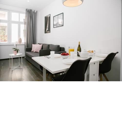 Bright and Charming Apartment Close to the Center