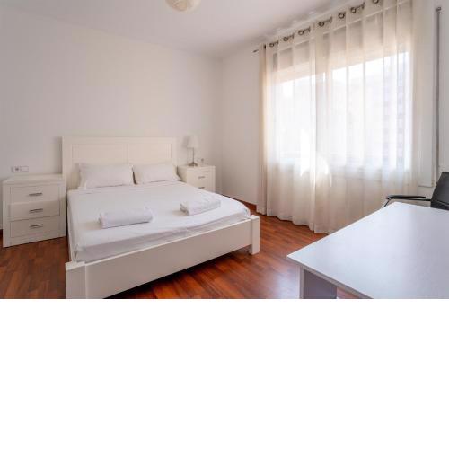 Bright and modern 3BD in Eixample