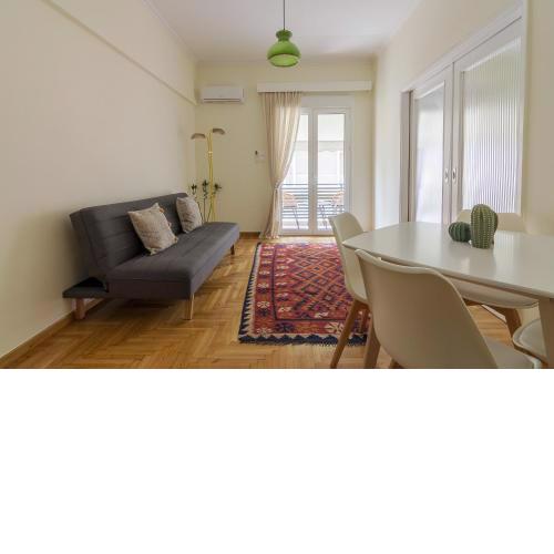 Bright and Spacious 2-bedrooms Apartment in Athens