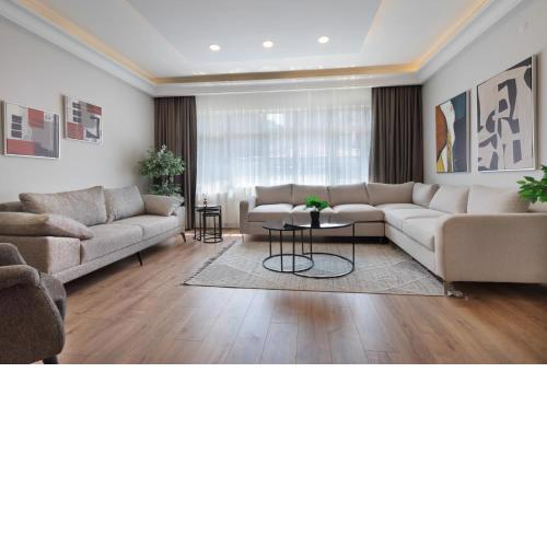 Bright and Spacious 2BR w balcony in Nisantasi