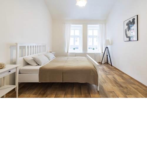 Bright and spacious flat with two bedrooms for 6 guests by easyBNB