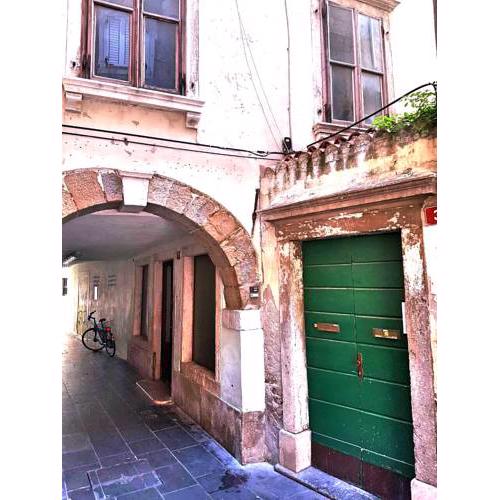 Bright Apartment at Tartini Square