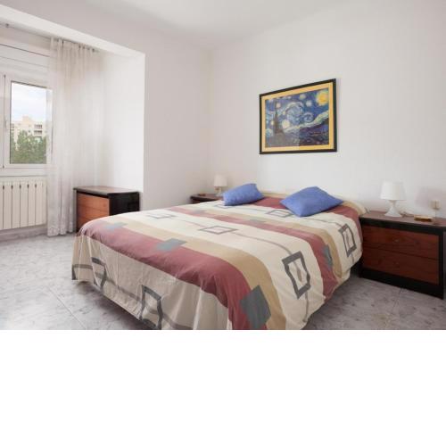 Bright apartment close to congress center & port