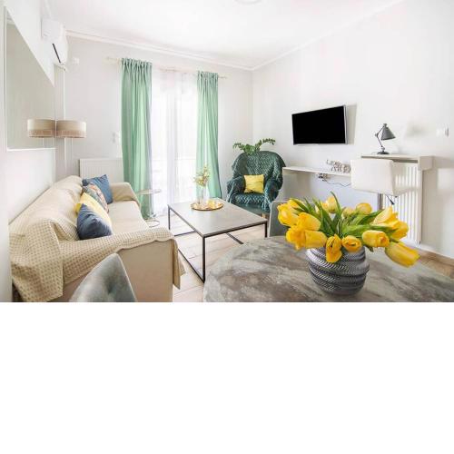 Bright apartment for 6 ppl in Athens