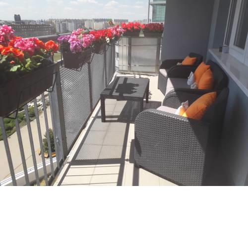 Bright Apartment with Terrace