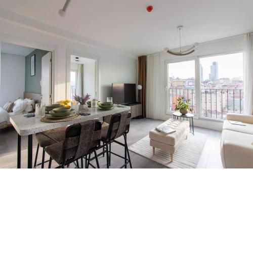 Bright Corner 2BR residence w Free Shuttle & Park #186