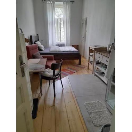 Bright & Cosy Room with Own Shower and Kitchenette
