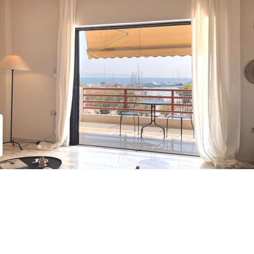Bright & Cozy 1-Bedroom Apartment with Sea View