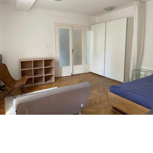 Bright flat Pozsonyi Avenue, trendy hub of city