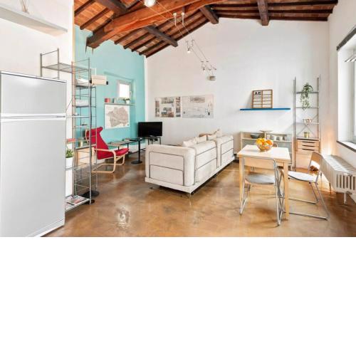 Bright House with terrace in Santa Croce