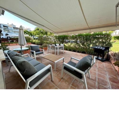 Bright improved ground floor apartment - BA202LT