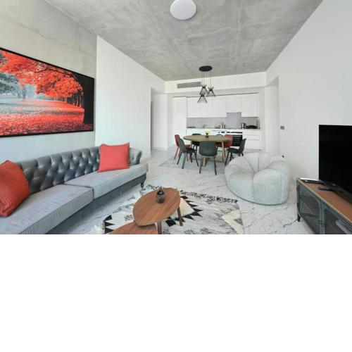 Bright Lovely Modern 2bd25 Condo Poolgym! #220