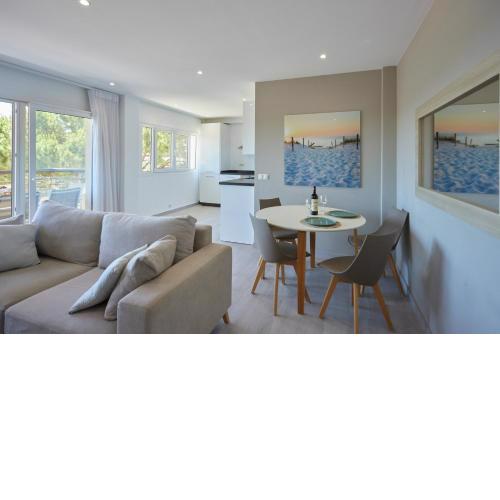 Bright & Modern 2 Bedroom Apartment 300m to the Beach - Marbella