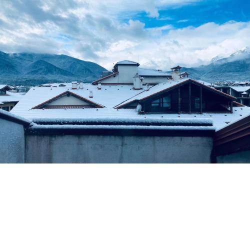 Bright Mountain View Penthouse - 300mbps Wi-fi