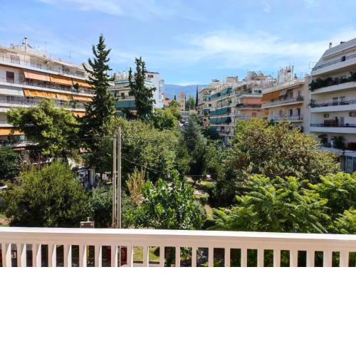 Bright, quiet and green in Athens - Vironas