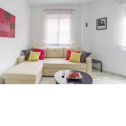 Bright, quiet and nice ground floor in the center