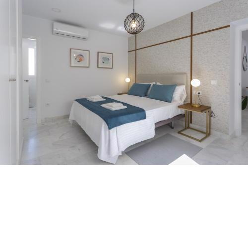 BRUJULA ground floor indoor apartment & terrace by Cadiz4Rentals