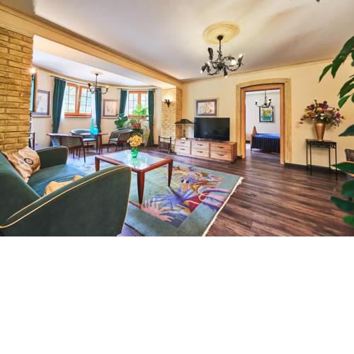 Buda Hills villa apartment