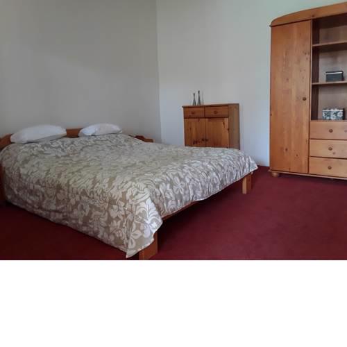 Budai Apartman, Baja