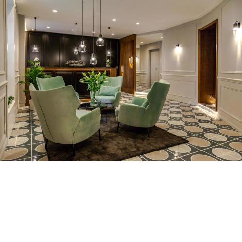 Budapest Eye- Boutique Suites, by BQA