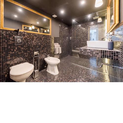 Budapest Eye Apartment with Gym & Spa