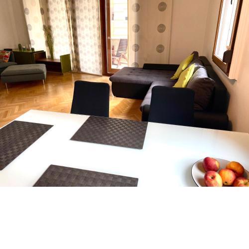 BUDAPEST HEART by GOZSDU APARTMENT