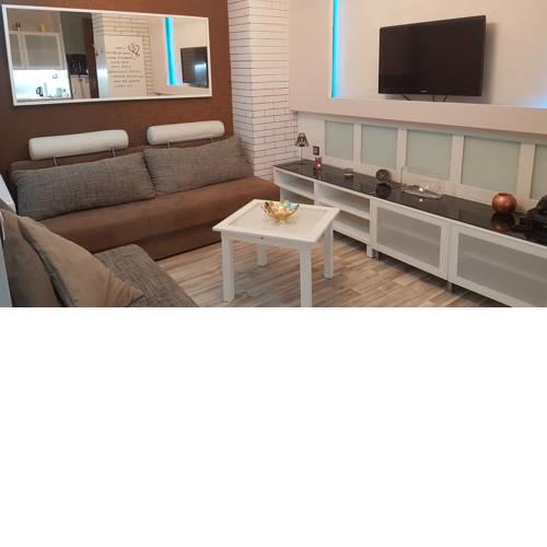 Budapest Pearl Apt. with AC