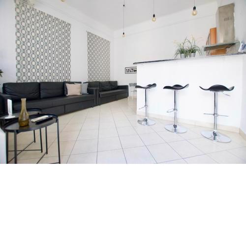 Budget Apartment by Hi5 - Center of the center