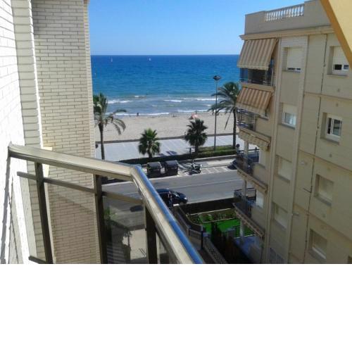 building oceanfront, aircon, wifi