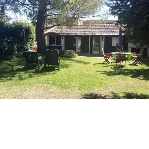BUNGALOW LOS MOLINOS (MADRID)