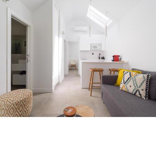 Bungalow nuevo con jardín y piscina/ Newly renovated Bungalow with private garden and swimming pool