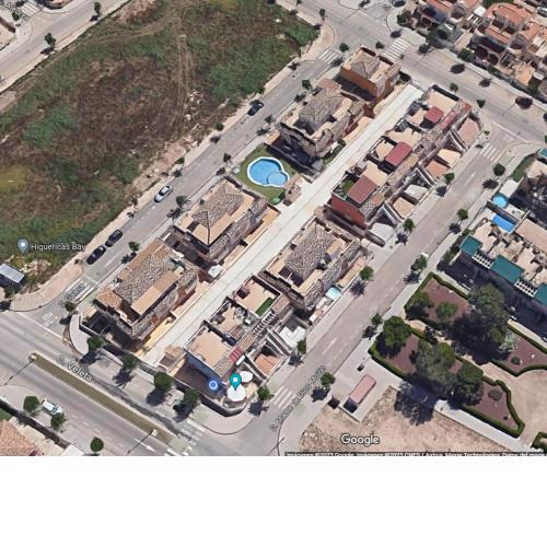 Bungalow planta baja con amplia terraza 120m2 residencial privado con piscina